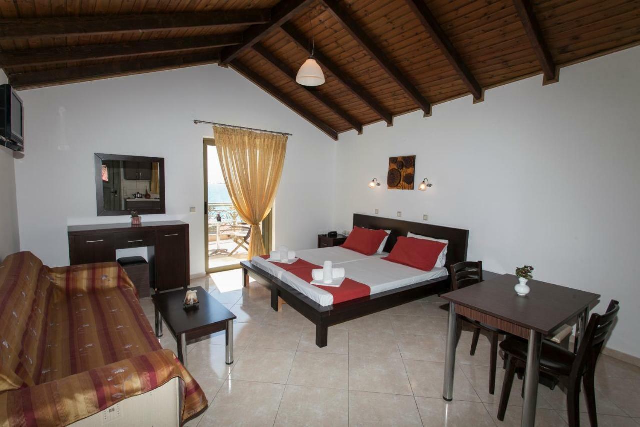 Siarbas Hotel Vráhu-part Kültér fotó