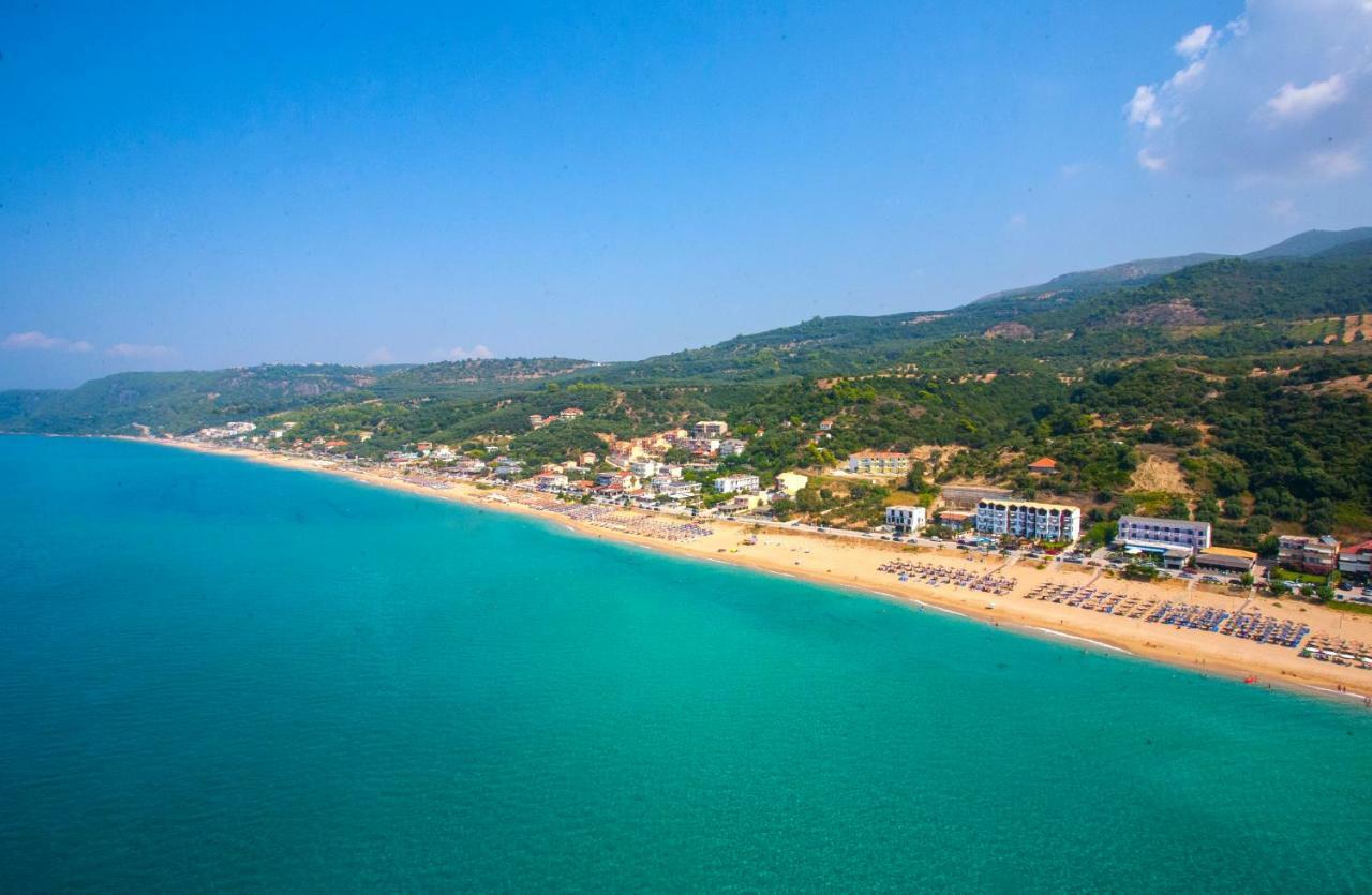 Siarbas Hotel Vráhu-part Kültér fotó